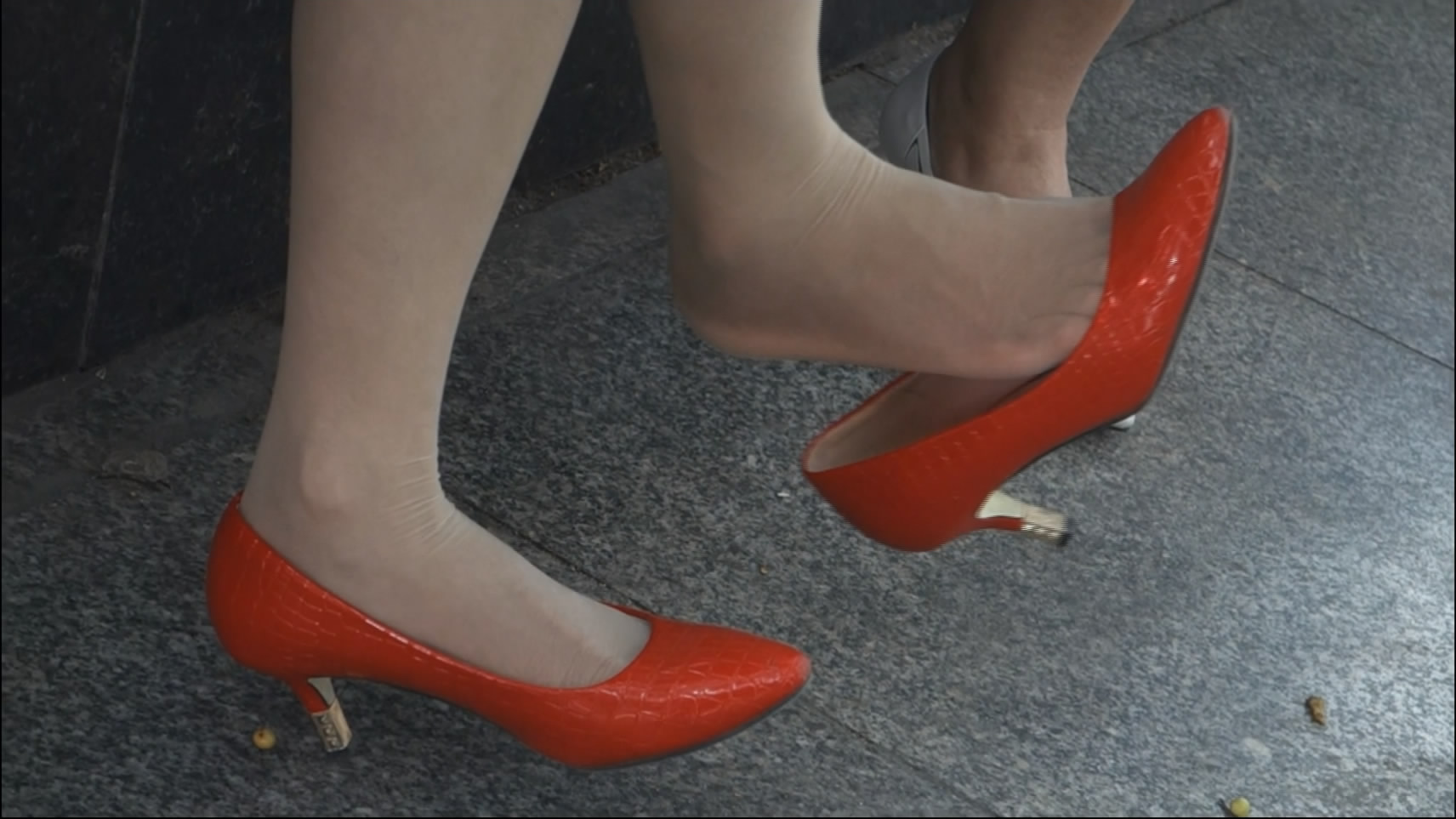 streetsnapdangl[00 00 12][20181129 235725 4]